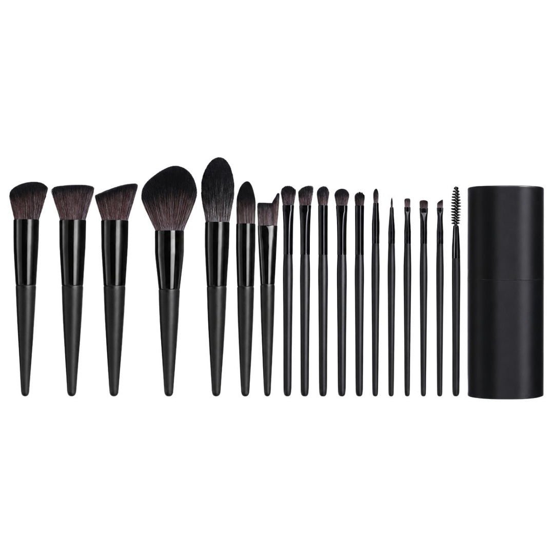 Technique PRO Raven Makeup Brush Set - 18 Professional Brushes