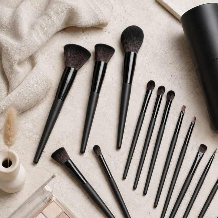 Technique PRO Raven Makeup Brush Set - 18 Professional Brushes