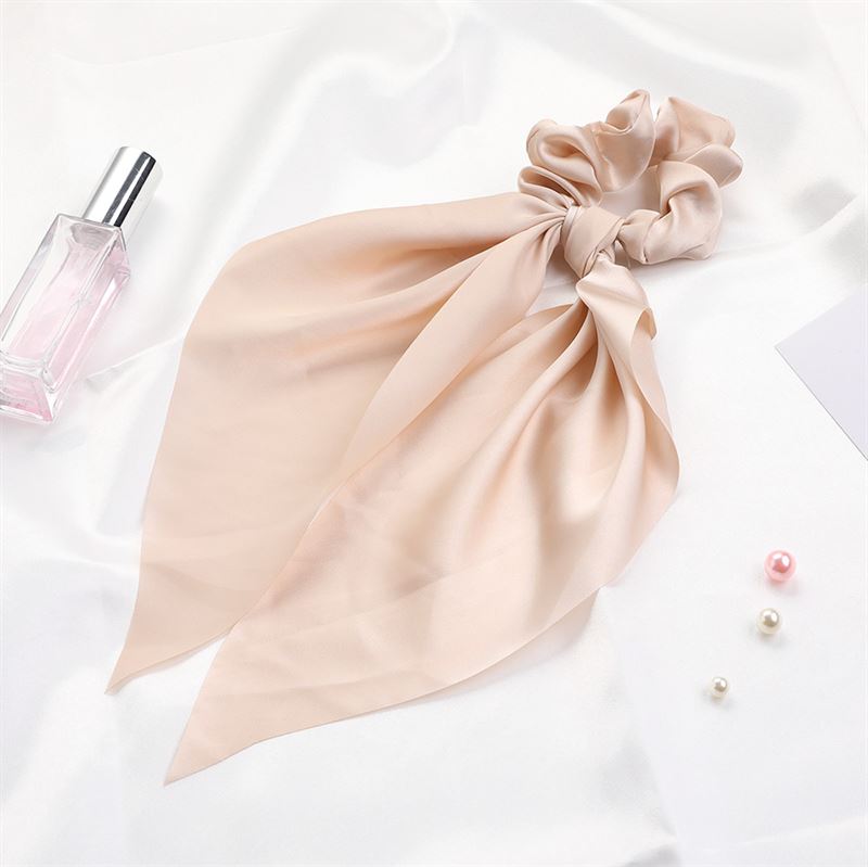 Chris Rubin Giana Scrunchie mit Schal – Beige – Haaraccessoires