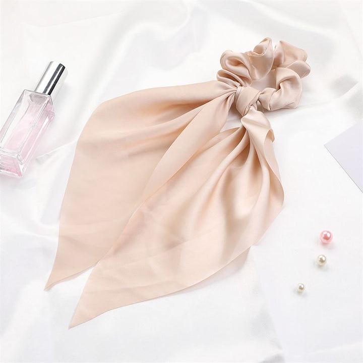 Chris Rubin Giana Scrunchie mit Schal – Beige – Haaraccessoires