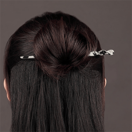 Chris Rubin Jade Hair Stick – Black Marble – | Fashiongirl
