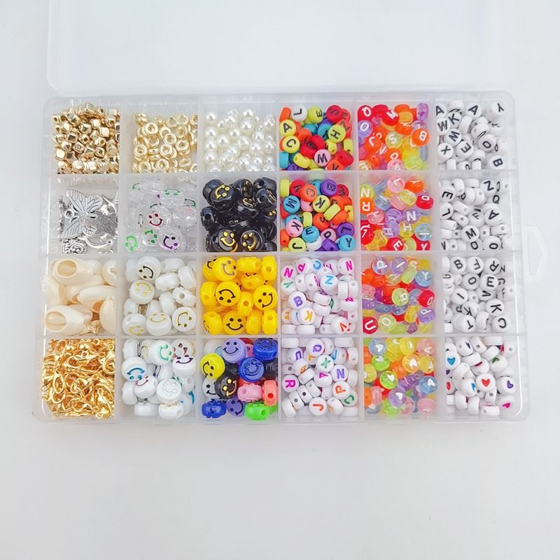 The Fashiongirl Clay Beads / Heishi Beads Merkki Kit - KREA DIY Jewellery Kit includes 7000 beads in an organizer box with 18 compartments filled with colourful beads, letters, numbers, charms, and assorted shapes for creative projects.