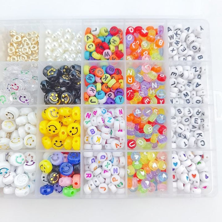 The Fashiongirl Clay Beads / Heishi Beads Merkki Kit - KREA DIY Jewellery Kit includes 7000 colourful beads in a plastic organizer with 18 compartments, perfect for creative projects and jewellery making.
