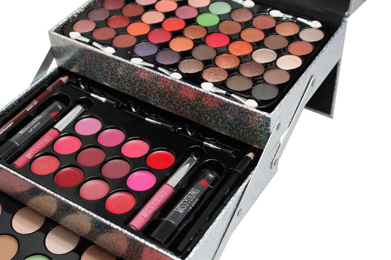 Miss Young Makeup Kit Box - Silver Holographic (MC1205) - | Fashiongirl