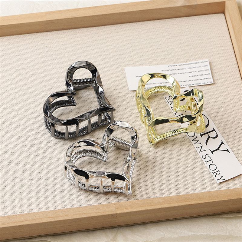 SOHO Heart Metal Hair Claw - Silver - Hair Accessories