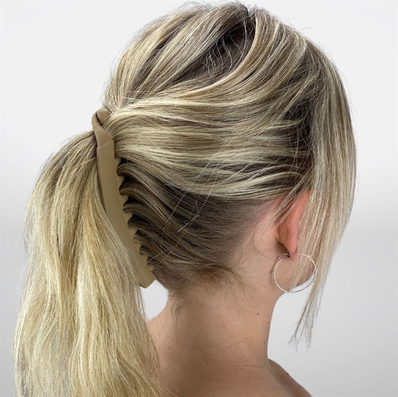 SOHO Idis Banana Hair Clip - Beige - | Fashiongirl