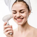 UNIQ 4-in-1-Elektrobürste für Gesicht und Körper – | Fashiongirl